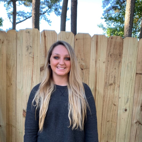 Meet your Posher, Lauren - Picture 1 of 1